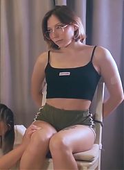 Эта сучка заставила меня смотреть на то, как она трахается с моим парнем