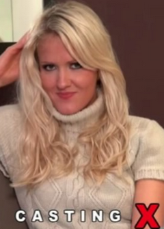 Блондинка приняла участие на кастинге вудмана Блондинка приняла участие на кастинге вудмана