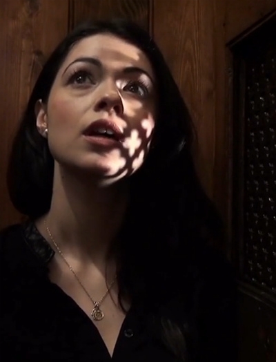 Брюнетка пришла отмывать грехи Брюнетка пришла отмывать грехи